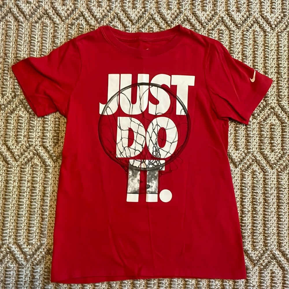 Red boys Nike just do it t-shirt size small